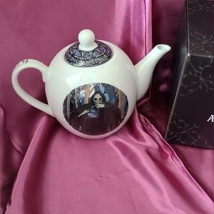 Suriel teapot from Maas Wanderlust Box